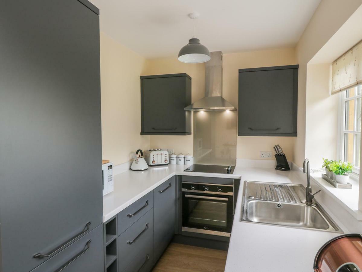 Ryedale Country Lodges - Willow Lodge Йорк Экстерьер фото